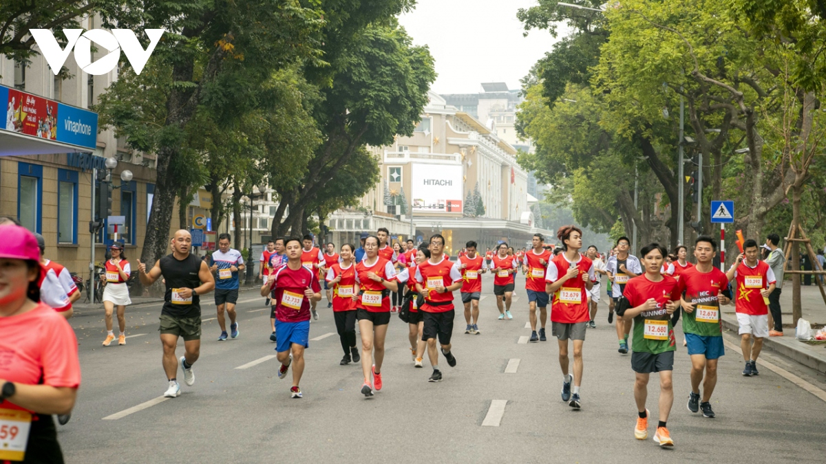 Hơn 1.000 người tham gia Giải chạy “Tự hào hàng Việt Nam”