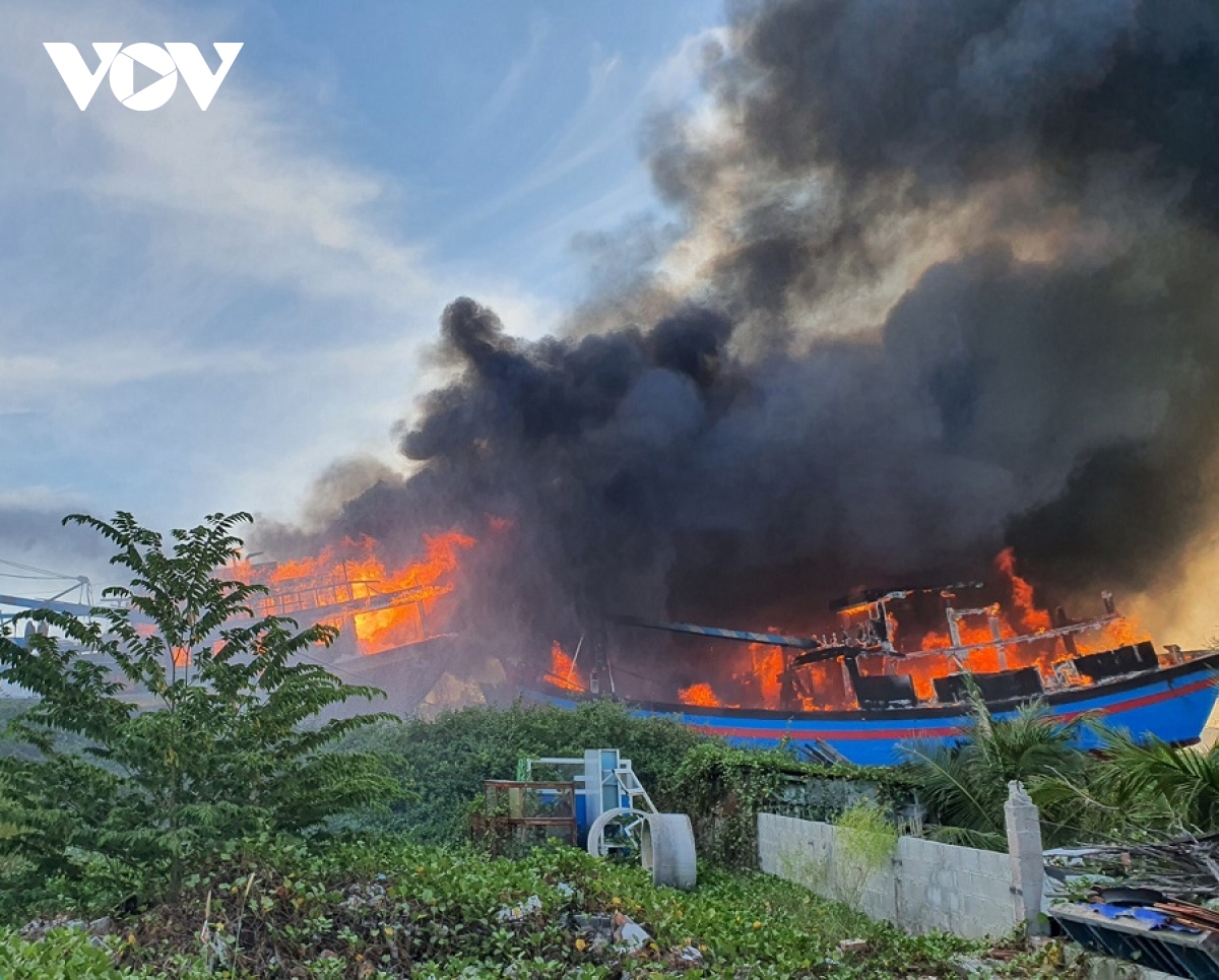 Hỏa hoạn tại khu vực neo đậu, sửa chữa tàu ở Bình Thuận