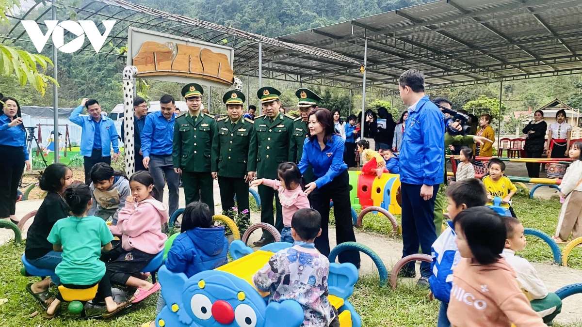 Sôi nổi các hoạt động “Tháng ba biên giới”