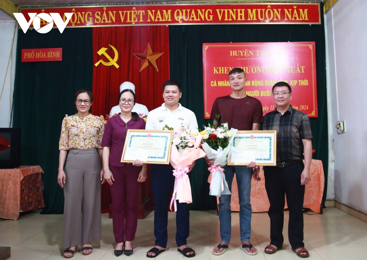 Khen thưởng 2 thanh niên cứu người đuối nước ở Quảng Ninh