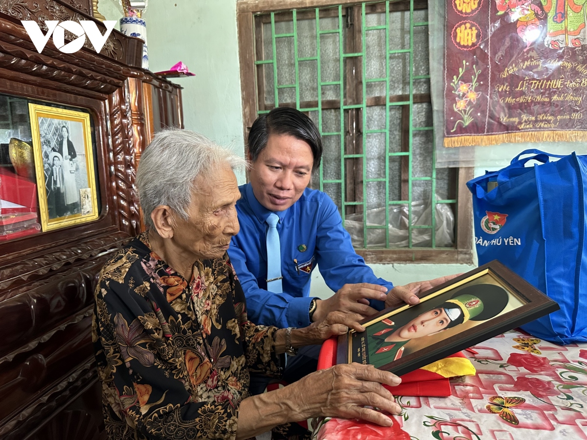 Phục dựng và trao tặng 53 ảnh liệt sĩ, Mẹ Việt Nam Anh hùng