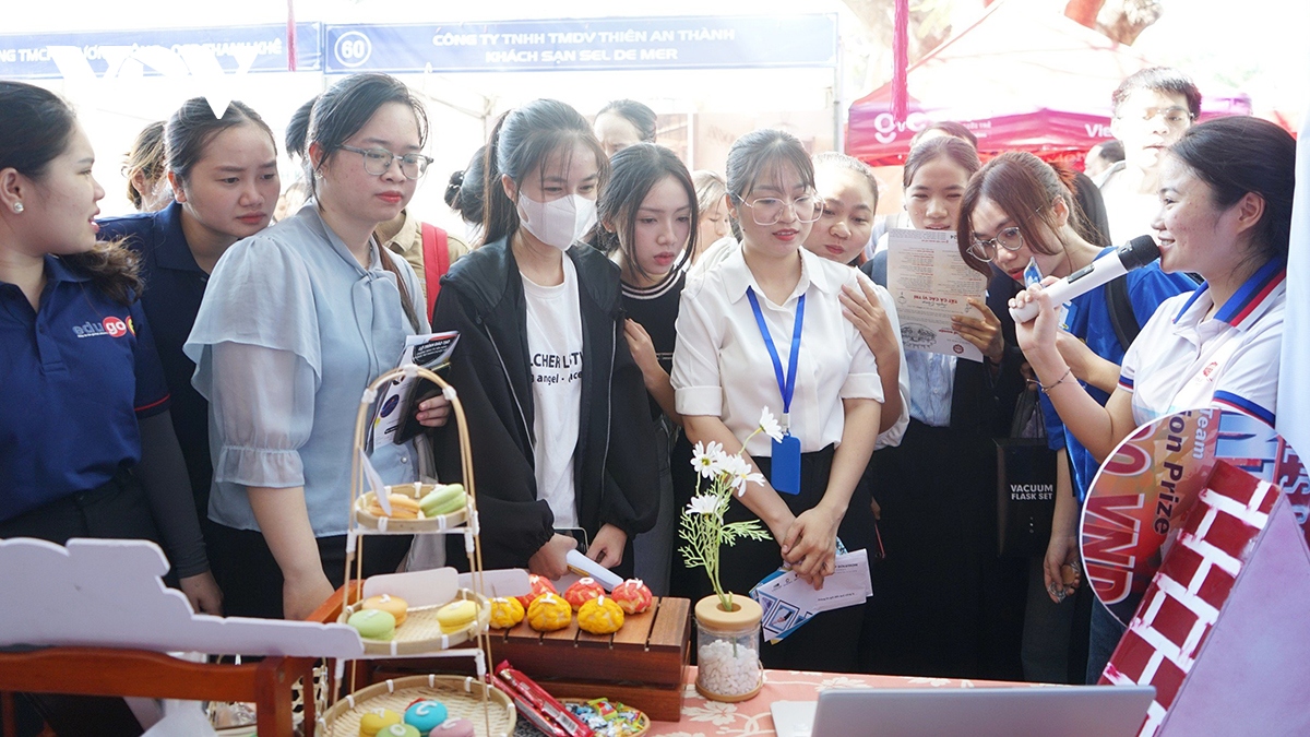 Hơn 7.000 lao động được tuyển dụng trong Ngày hội việc làm Đà Nẵng